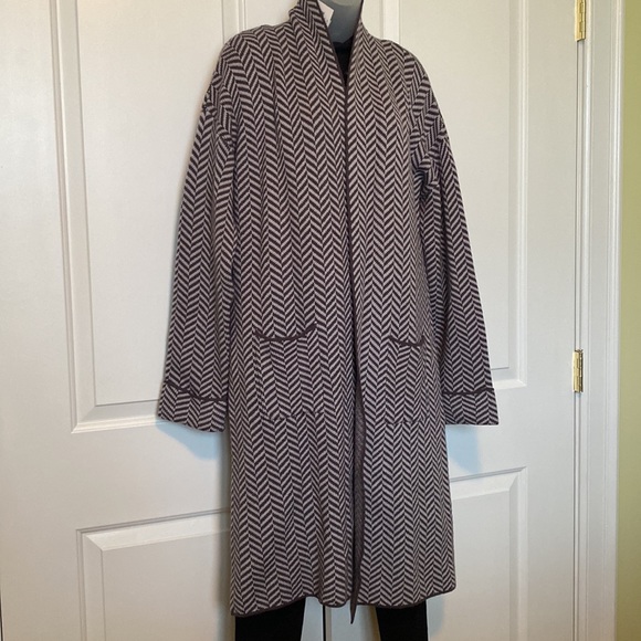 The Limited Charcoal Long Cardigan Sweater. - Picture 3 of 10